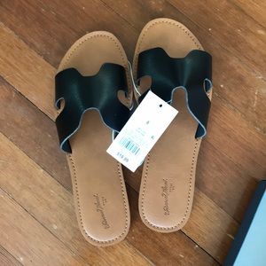 Universal Thread Jenny slide (Steve madden dupe)